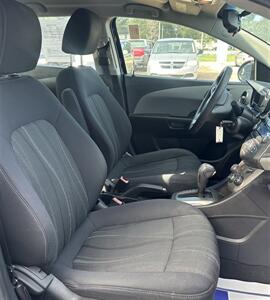 2012 Chevrolet Sonic LT   - Photo 11 - Lexington, NE 68850