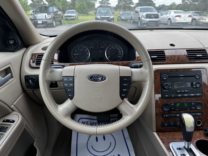 2007 Ford Five Hundred SEL - Photo 14 - Grand Island, NE 68801