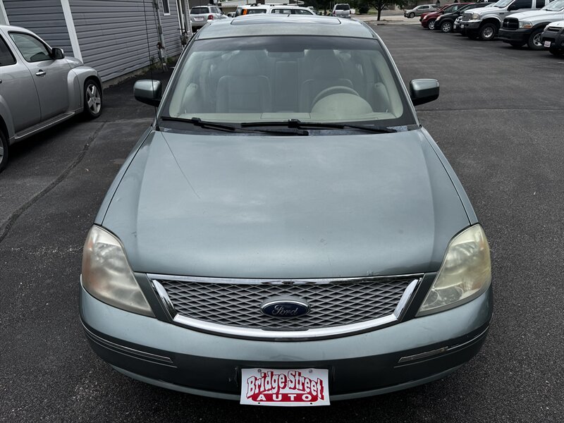 2007 Ford Five Hundred SEL - Photo 5 - Grand Island, NE 68801