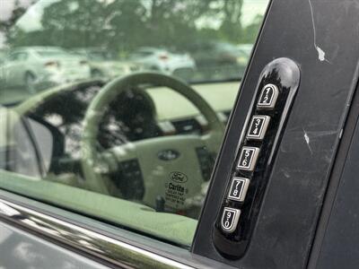 2007 Ford Five Hundred SEL - Photo 10 - Grand Island, NE 68801