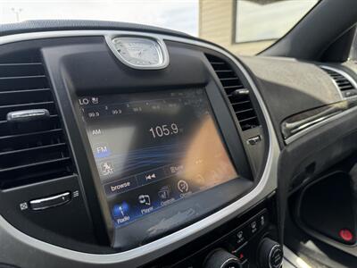 2013 Chrysler 300C   - Photo 15 - Lexington, NE 68850