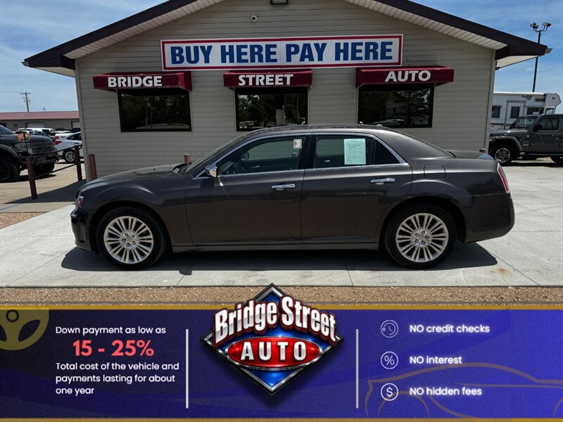 2013 Chrysler 300C   - Photo 1 - Lexington, NE 68850