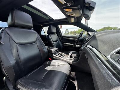 2013 Chrysler 300C   - Photo 4 - Lexington, NE 68850