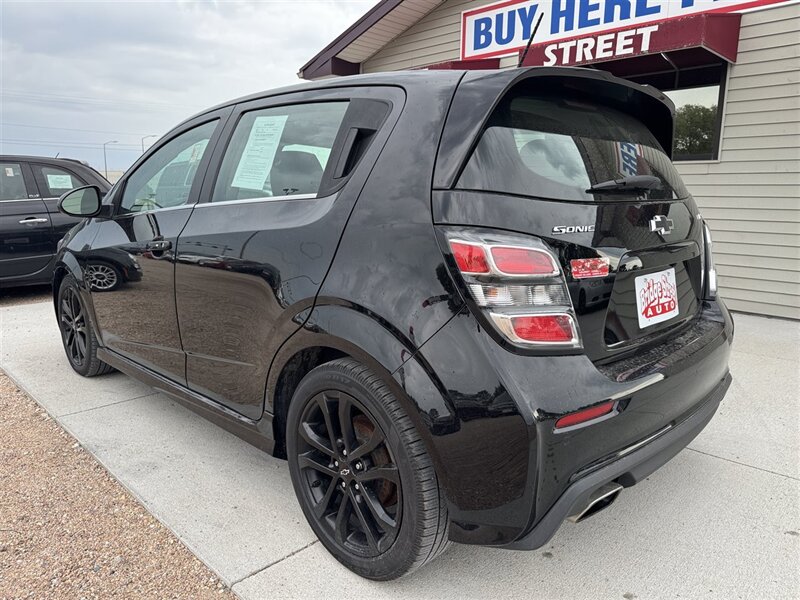 2019 Chevrolet Sonic Premier Auto - Photo 8 - Lexington, NE 68850