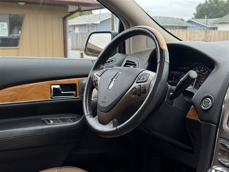 2011 Lincoln MKX - Photo 3 - Kearney, NE 68847