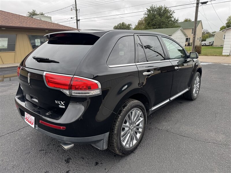 2011 Lincoln MKX - Photo 8 - Kearney, NE 68847