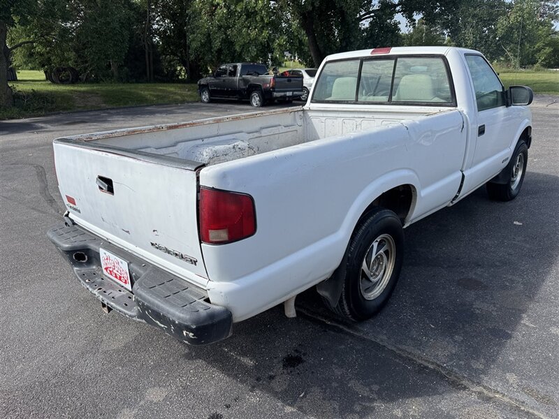 1998 Chevrolet S-10 - Photo 6 - Grand Island, NE 68801