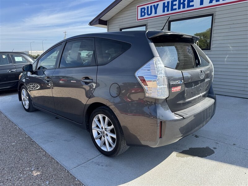 2014 Toyota Prius v Two - Photo 8 - Lexington, NE 68850