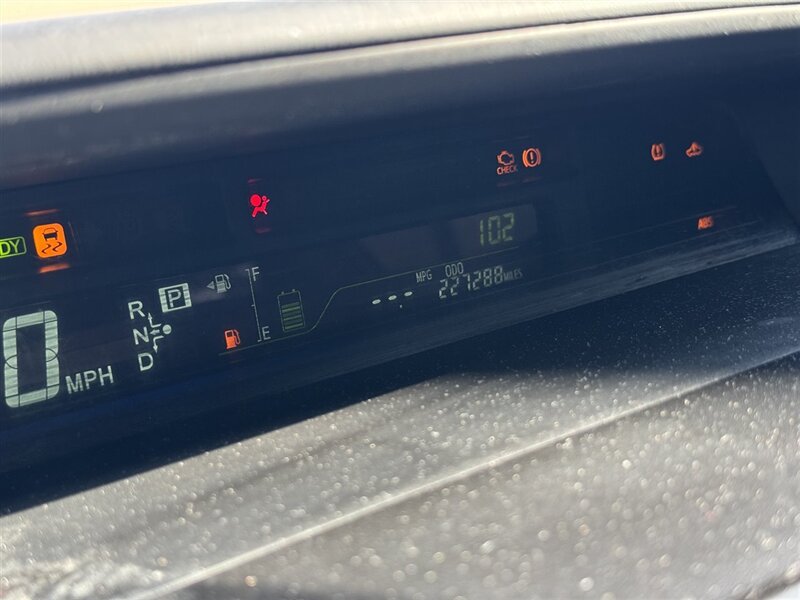2014 Toyota Prius v Two - Photo 13 - Lexington, NE 68850