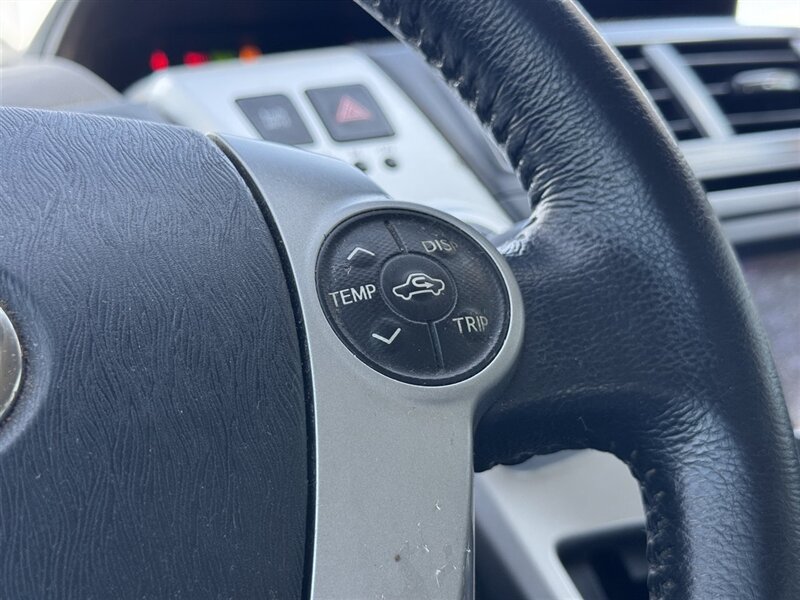 2014 Toyota Prius v Two - Photo 12 - Lexington, NE 68850