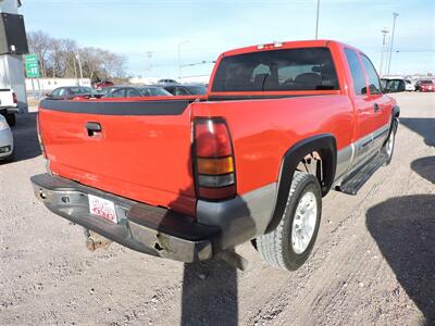 2005 GMC Sierra 1500 Work Truck   - Photo 5 - Lexington, NE 68850