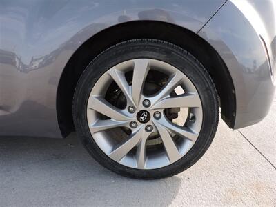 2017 Hyundai VELOSTER   - Photo 8 - Lexington, NE 68850