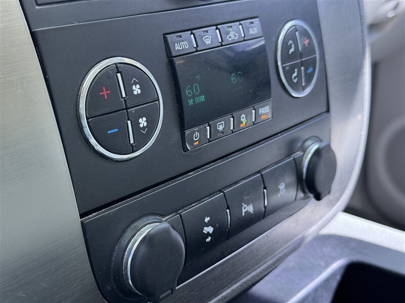 2007 GMC Yukon SLE - Photo 17 - Lexington, NE 68850