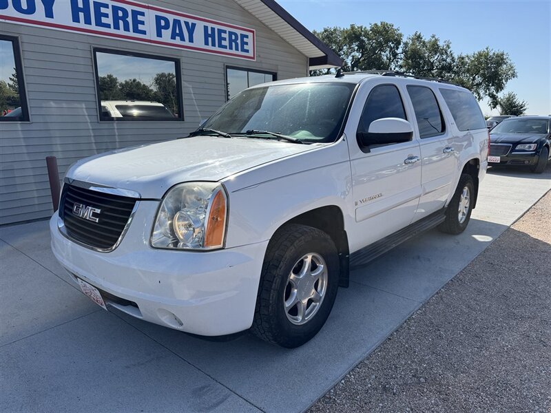 2007 GMC Yukon SLE - Photo 5 - Lexington, NE 68850