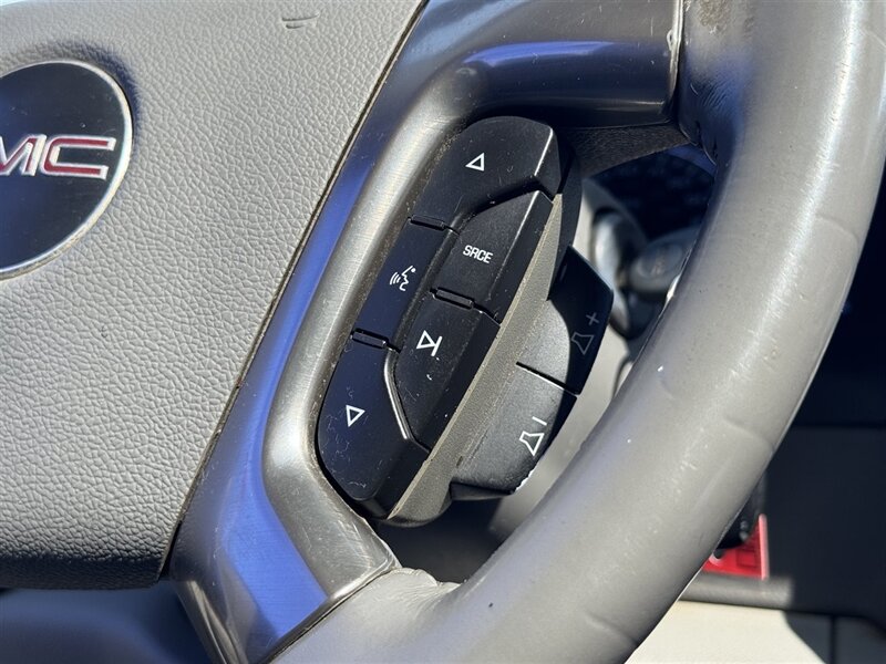 2007 GMC Yukon SLE - Photo 13 - Lexington, NE 68850