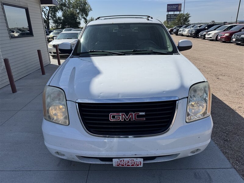 2007 GMC Yukon SLE - Photo 4 - Lexington, NE 68850