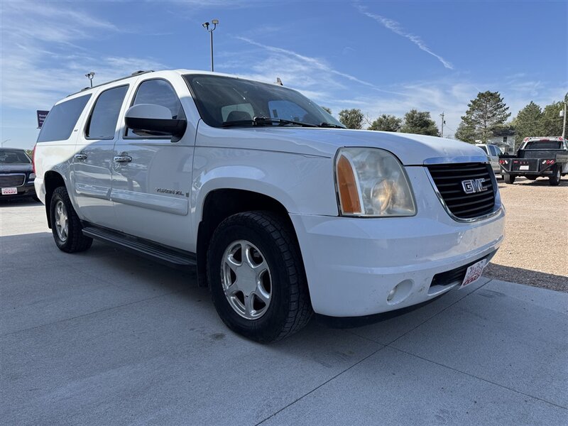 2007 GMC Yukon SLE - Photo 2 - Lexington, NE 68850