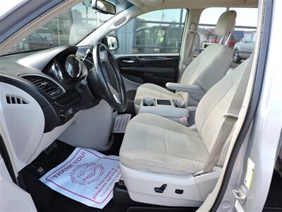 2013 Chrysler Town & Country Touring   - Photo 9 - North Platte, NE 69101