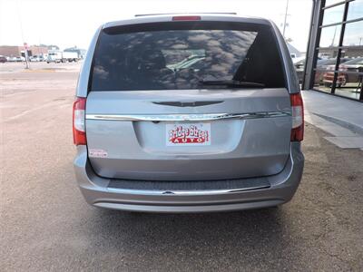 2013 Chrysler Town & Country Touring   - Photo 6 - North Platte, NE 69101
