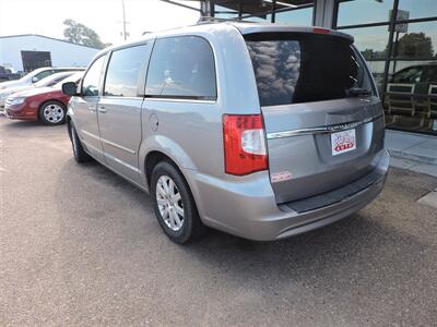 2013 Chrysler Town & Country Touring   - Photo 7 - North Platte, NE 69101