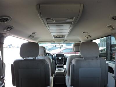 2013 Chrysler Town & Country Touring   - Photo 13 - North Platte, NE 69101