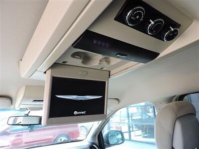 2013 Chrysler Town & Country Touring   - Photo 17 - North Platte, NE 69101
