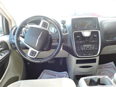 2013 Chrysler Town & Country Touring   - Photo 15 - North Platte, NE 69101