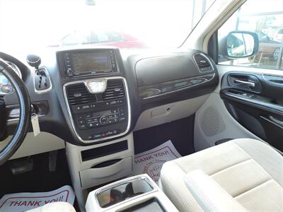 2013 Chrysler Town & Country Touring   - Photo 16 - North Platte, NE 69101