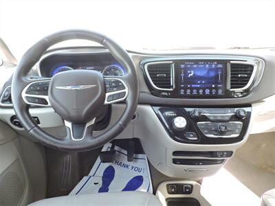 2017 Chrysler Pacifica Touring-L Plus   - Photo 15 - Lexington, NE 68850