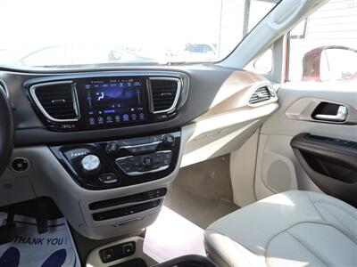 2017 Chrysler Pacifica Touring-L Plus   - Photo 16 - Lexington, NE 68850