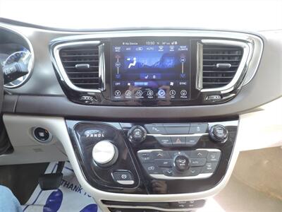 2017 Chrysler Pacifica Touring-L Plus   - Photo 19 - Lexington, NE 68850