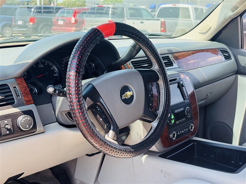 2007 Chevrolet Tahoe LS - Photo 3 - North Platte, NE 69101
