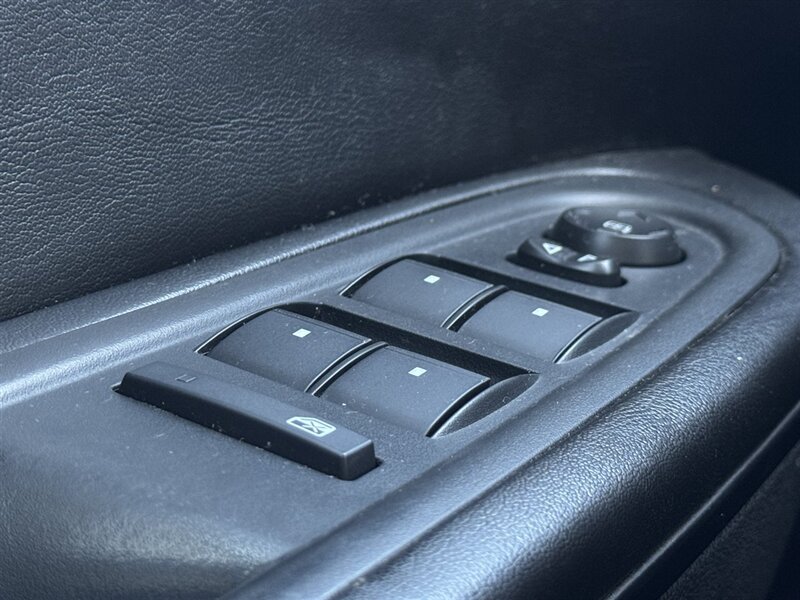 2017 Chevrolet Traverse LT - Photo 15 - Lexington, NE 68850
