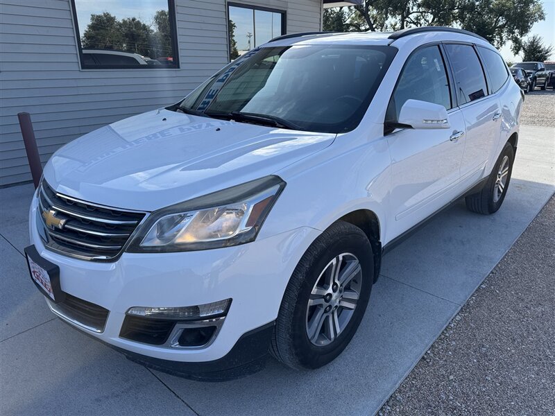 2017 Chevrolet Traverse LT - Photo 5 - Lexington, NE 68850