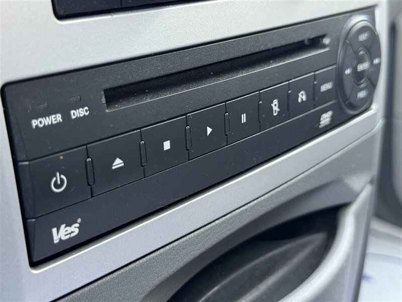 2010 Chrysler Town & Country Touring - Photo 18 - Grand Island, NE 68801
