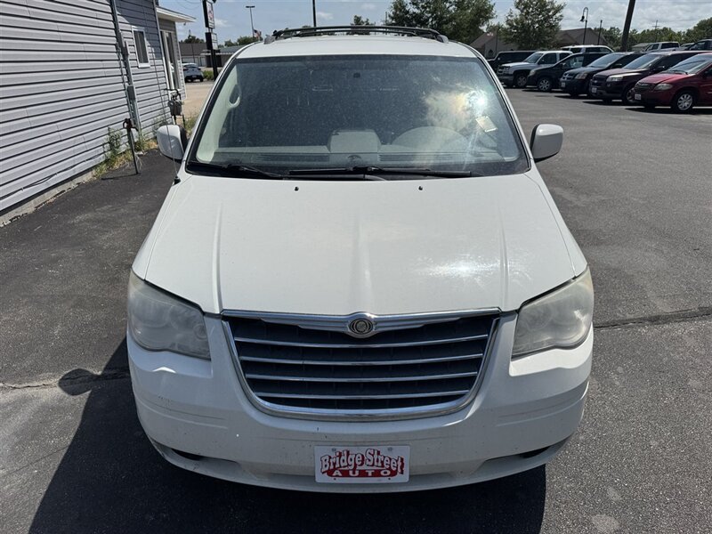 2010 Chrysler Town & Country Touring - Photo 4 - Grand Island, NE 68801