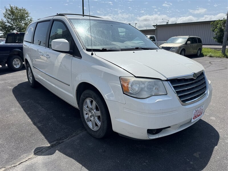 2010 Chrysler Town & Country Touring - Photo 2 - Grand Island, NE 68801
