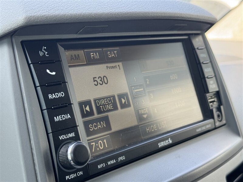2010 Chrysler Town & Country Touring - Photo 16 - Grand Island, NE 68801