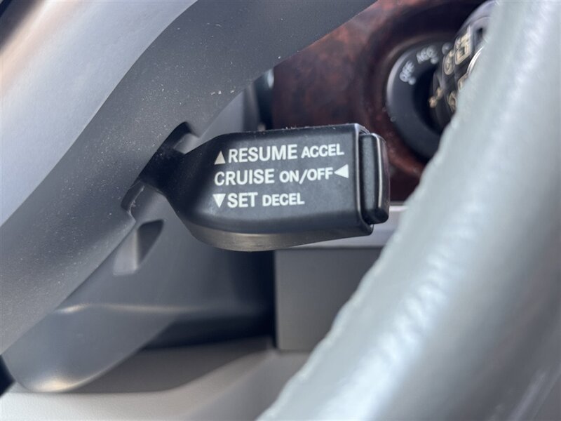 2010 Chrysler Town & Country Touring - Photo 12 - Grand Island, NE 68801