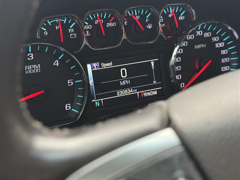 2015 Chevrolet Suburban LTZ - Photo 14 - Lexington, NE 68850