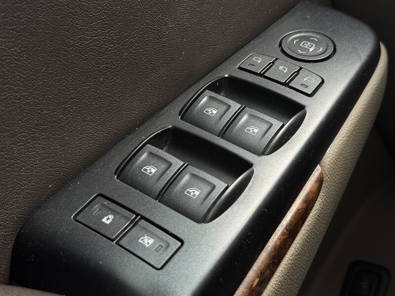 2015 Chevrolet Suburban LTZ - Photo 17 - Lexington, NE 68850