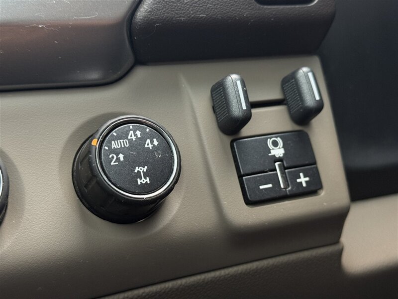 2015 Chevrolet Suburban LTZ - Photo 16 - Lexington, NE 68850