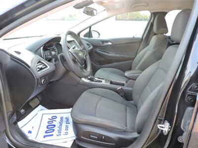 2017 Chevrolet Cruze LT Auto   - Photo 9 - Lexington, NE 68850