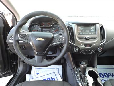 2017 Chevrolet Cruze LT Auto   - Photo 12 - Lexington, NE 68850