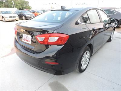 2017 Chevrolet Cruze LT Auto   - Photo 5 - Lexington, NE 68850