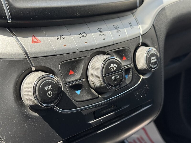 2012 Dodge Journey Crew - Photo 15 - Kearney, NE 68847