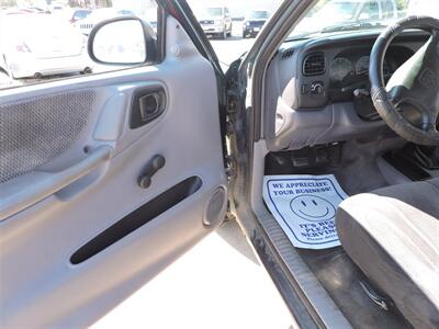 1998 Dodge Dakota   - Photo 11 - Grand Island, NE 68801