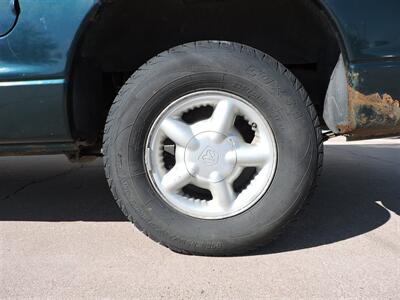 1998 Dodge Dakota   - Photo 8 - Grand Island, NE 68801