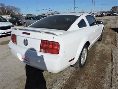 2005 Ford Mustang   - Photo 5 - Lexington, NE 68850