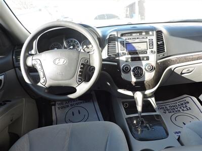 2009 Hyundai SANTA FE GLS   - Photo 10 - Kearney, NE 68847